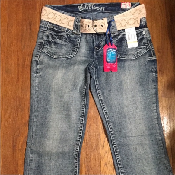 Wallflower Juniors boot cut jeans - Picture 3 of 9